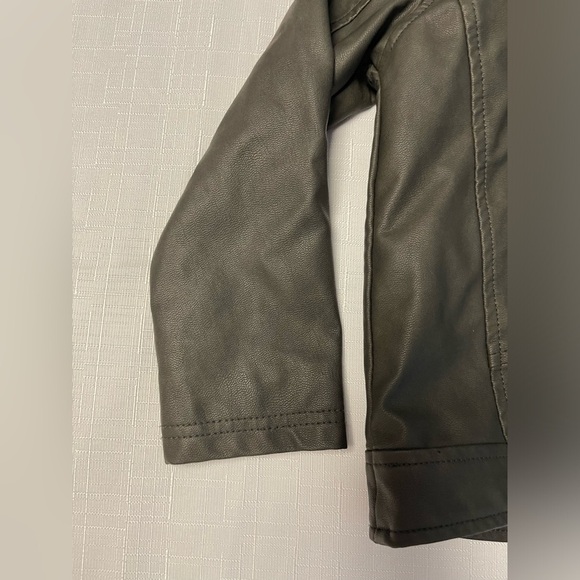 Genuine Kids by Osh Kosh Faux Leather Motorcycle Jacket | Size 5T - Picture 11 of 15